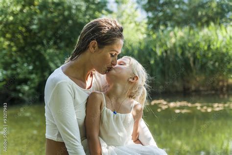 kissing mom